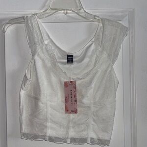 SHEIN Elegant White Lace Crop Top